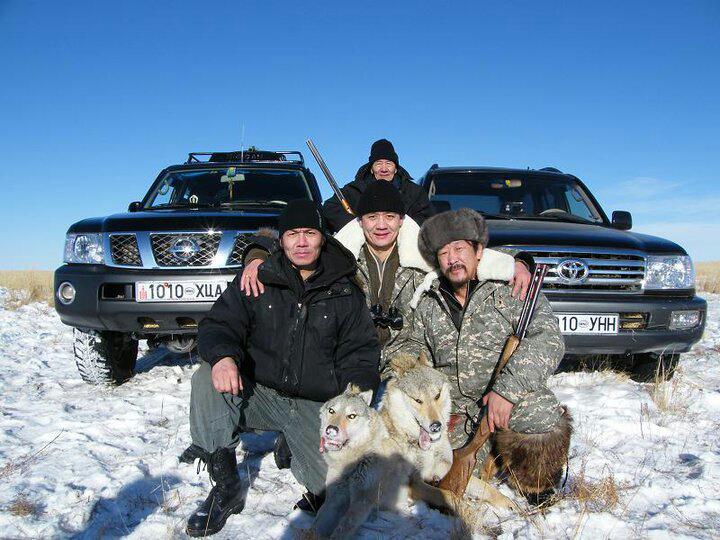Ангийн хорхойтон жүжигчин Амбий мэргэн буудагч гэнэ